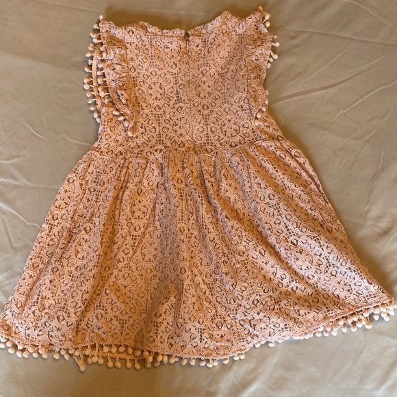 Adorable size 120 pink dress bundle. Good condition. Imperfections shown in pics - Picture 5 of 11